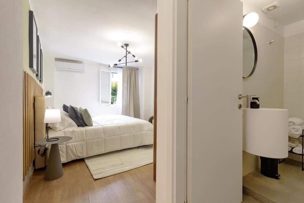 Elegant Flat In The City Centre With Two Suite เปรูจา ภายนอก รูปภาพ